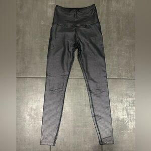 Beyond Yoga Black and White leggings - Small